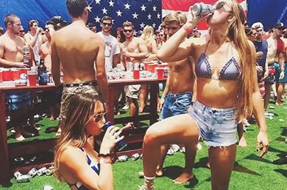 10 Ways College Girls Are Just Like Guys